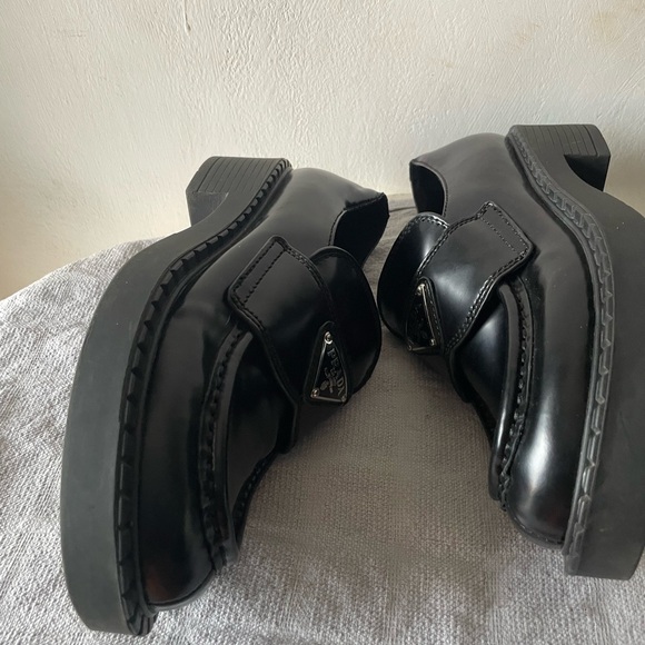 💎⭐️Authentic ⭐️Prada Women’s Leather Slip-On Loafers - Picture 3 of 14